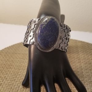 SOPHISTICATED LAPIS BRACELET NWOT